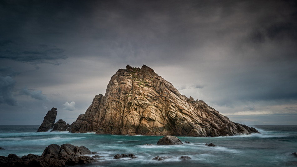 Sugarloaf Rock - using a Mid-range focal length of 22mm to fill the frame
