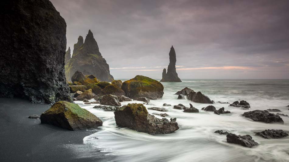 Aperture f/14 enough DoF to rocks and sea stacks in the midground sharp | Vik Black Beach, Iceland